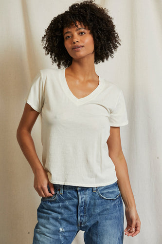 Hendrix - crispy lightweight cotton boxy v neck tee